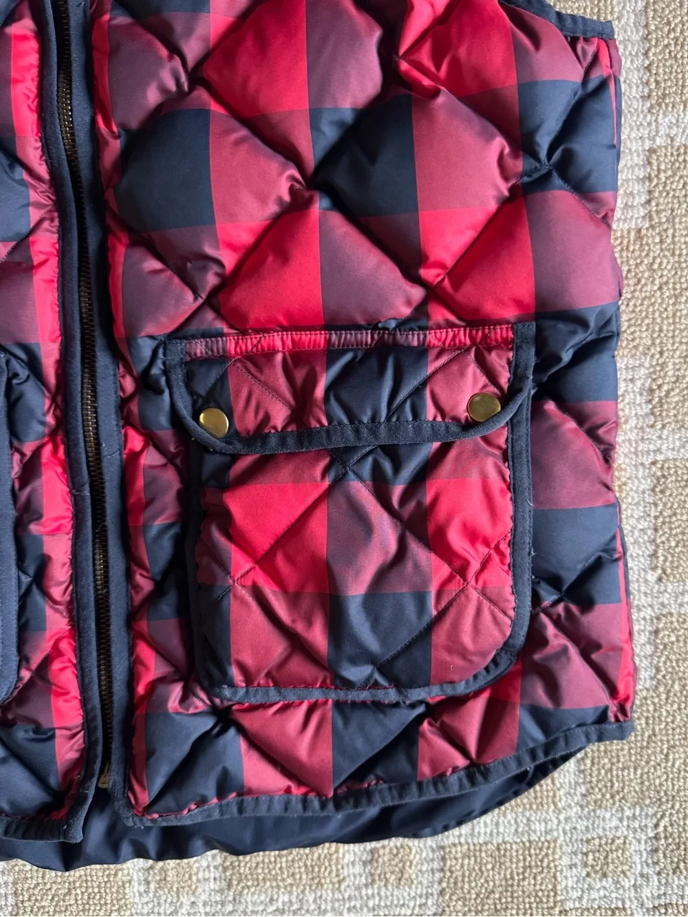 J. Crew Buffalo Plaid Down Puffer Vest Red Black Quilted Snap Pocket Medium